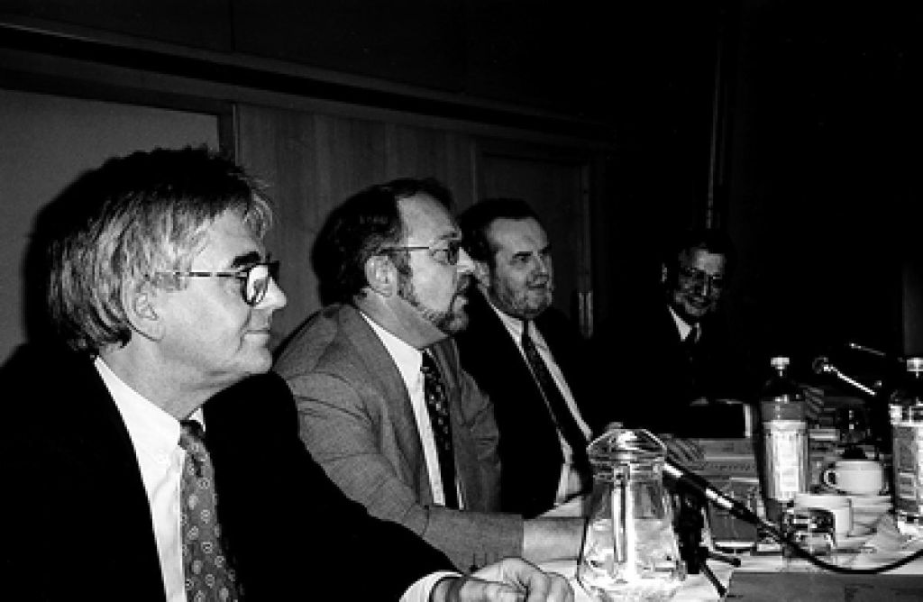 Cargos directivos de la EIIA